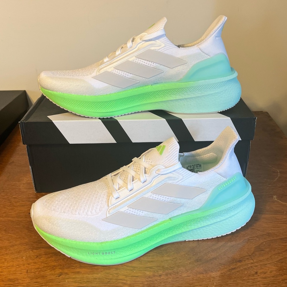 NWT ADIDAS Ultraboost 5X Women’s Running Shoes